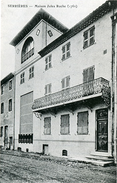 <em>La maison d’Albert et Juliette Gleizes à Serrières</em>, Ardèche <br />
(carte postale, vers 1920)